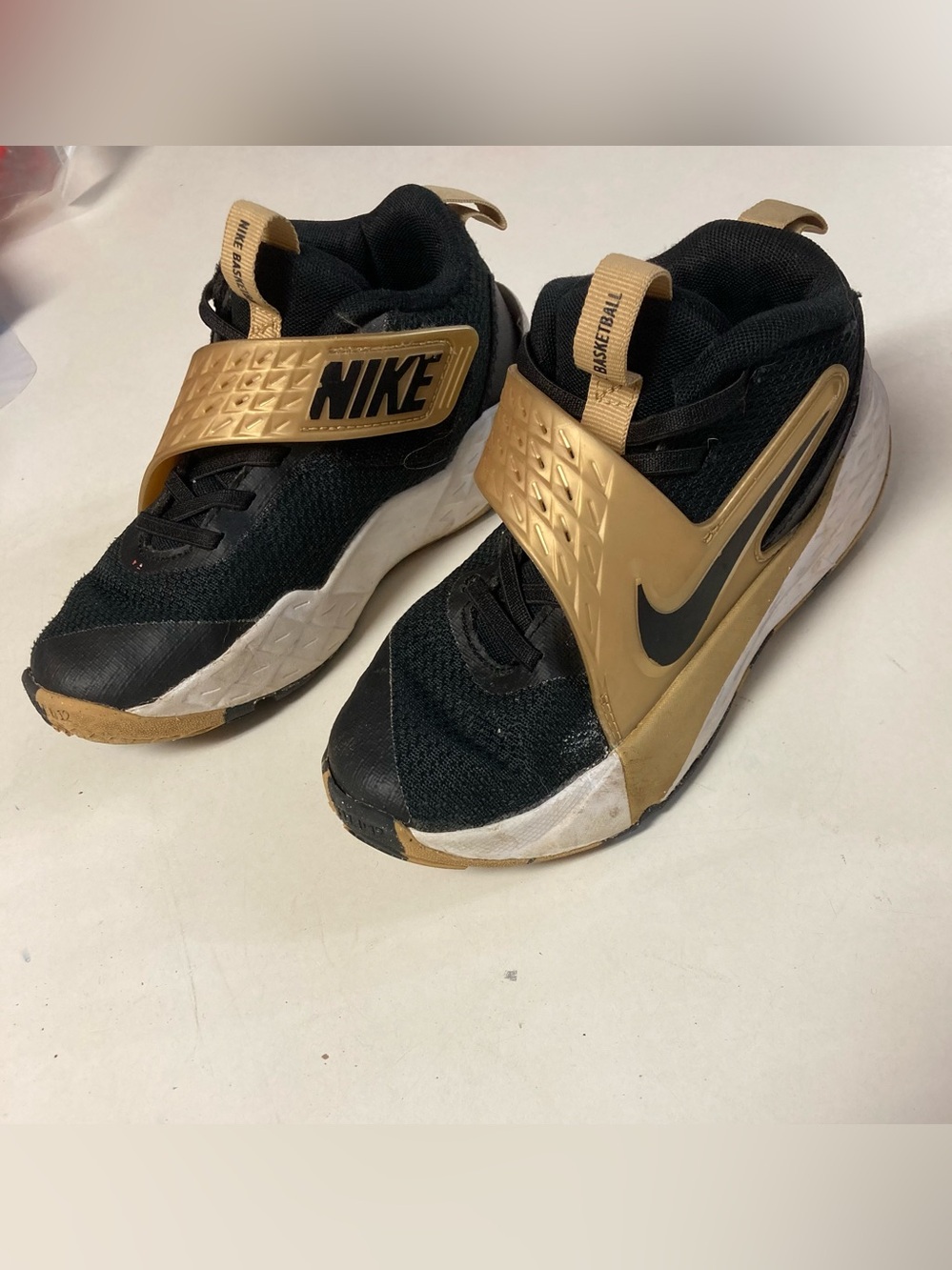 NIKE Basketball Black Gold Youth Sneakers